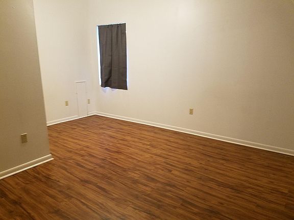 5th image of 114 Beechwood Dr #C
