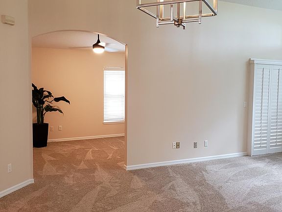 5th image of 6022 Spring Creek Ct