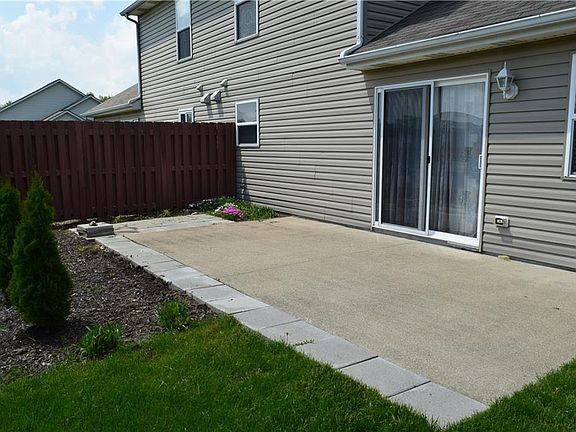 2nd image of 3224 Greentree Cir