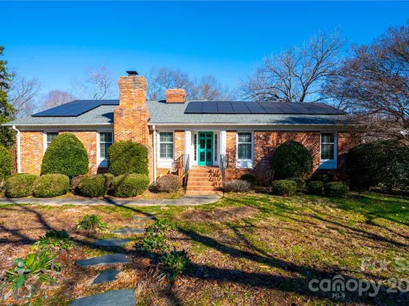 800 Nottingham Dr, Charlotte, NC 28211