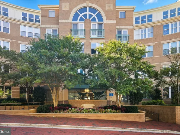 12001 Market St APT 260, Reston, VA 20190