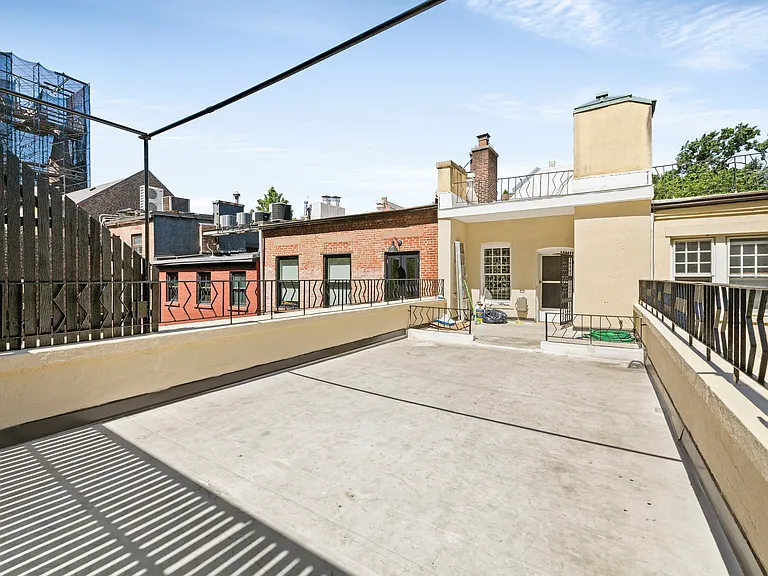 42 Monroe Pl #UP — Photo 13