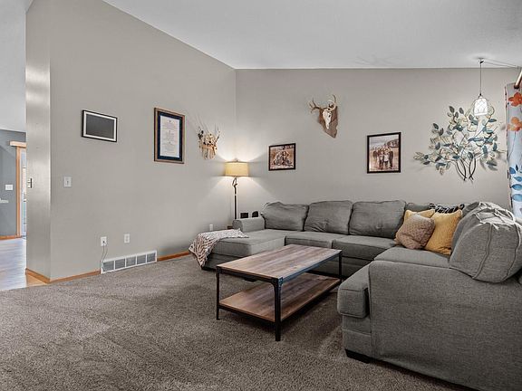 5th image of 603 Pioneer DRIVE