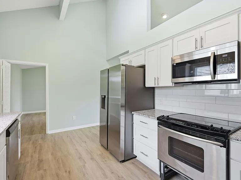 304 Lord Granville Dr — Photo 11