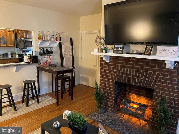 3rd image of 1612 N Broom St #2