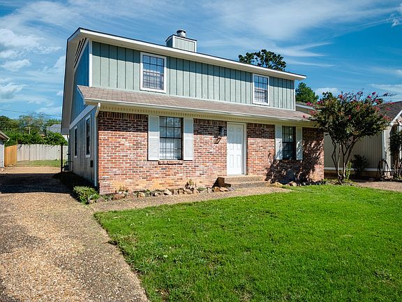 3rd image of 1518 Pickering Dr
