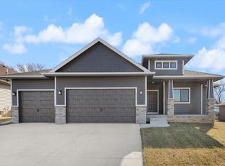 1415 Abercorn Dr, Council Bluffs, IA 51503