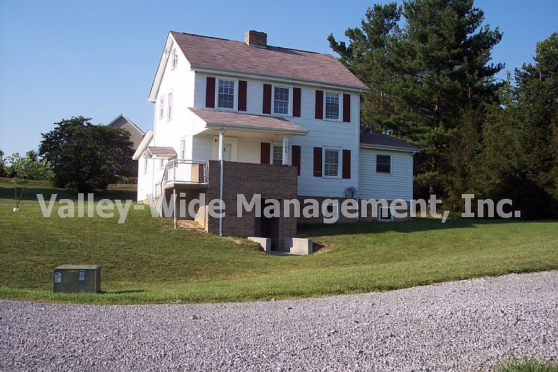 1st image of 105 Almetta Ave
