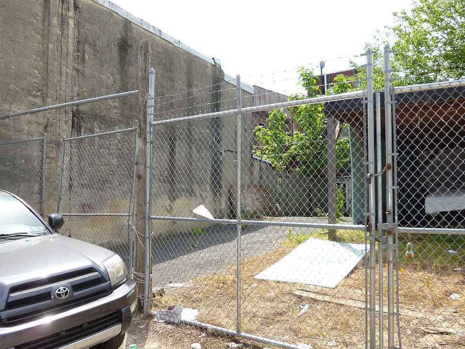1st image of 2028 N Orianna St