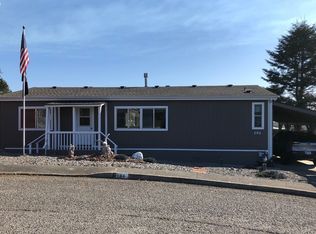 404 Knoll Ln, Brookings, OR 97415