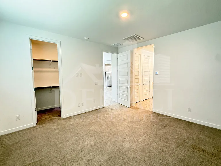 1636 W Estes Way — Photo 13