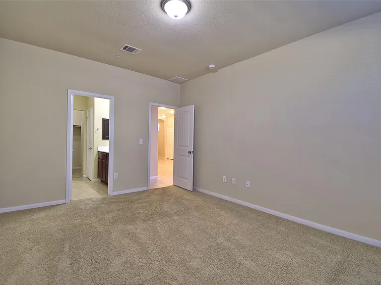 2880 Donnell Dr #1701 — Photo 10