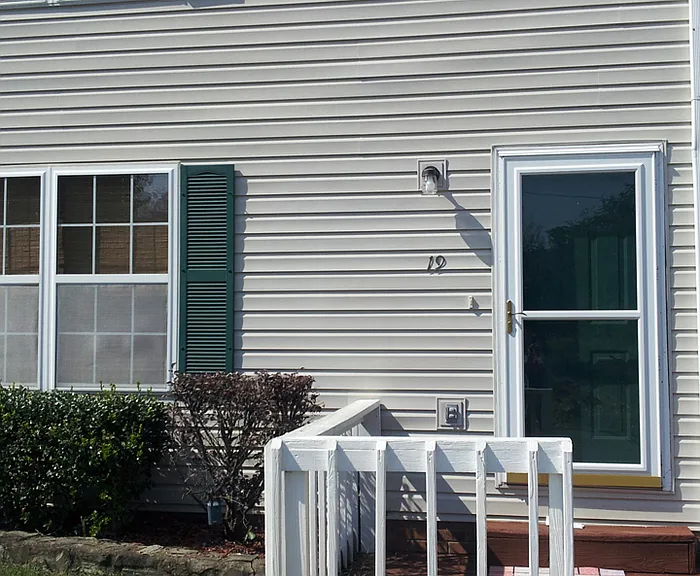 1700 Lone Oak Rd #19 — Photo 1