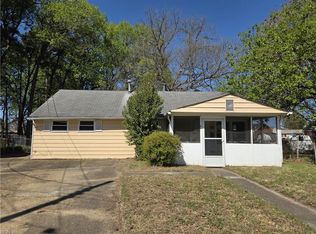 4 Jordan Dr, Hampton, VA 23666