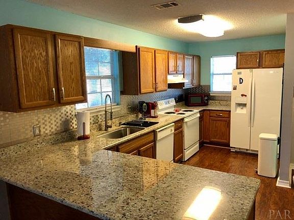 2nd image of 5586 Millbend Pl