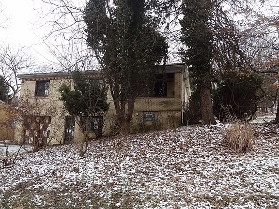 3rd image of 742 Dunmore St