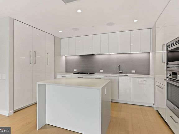 4th image of 1111 24th St NW Unit 85