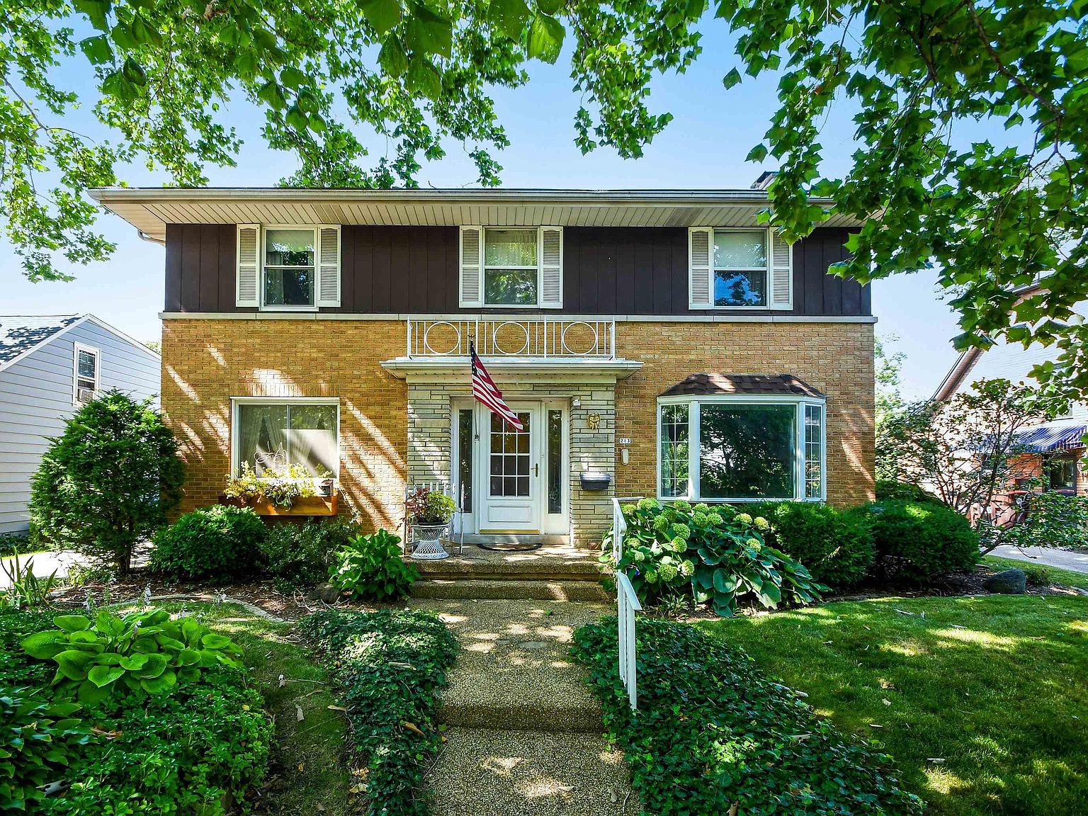 213 W Crestwood Dr, Peoria, IL 61614 | Zillow