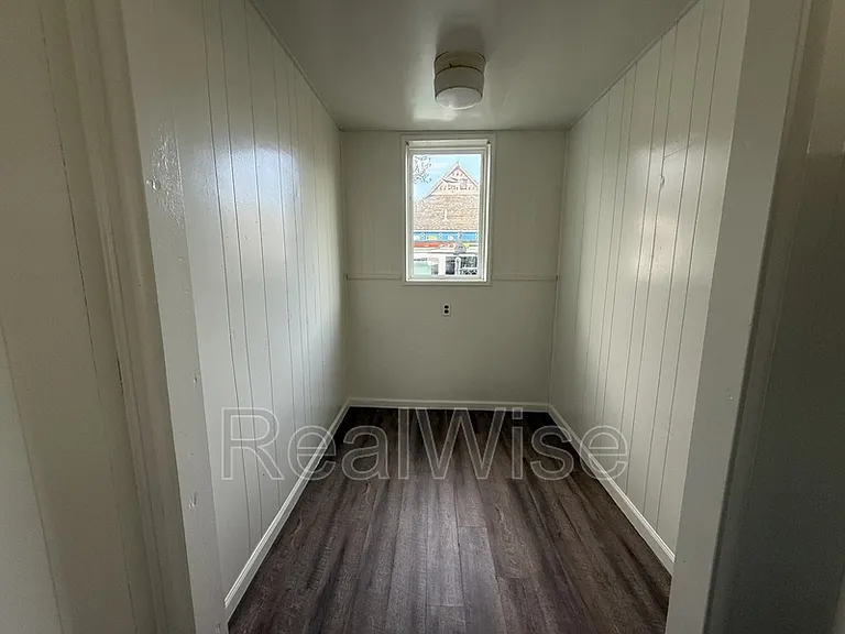 328 SE Lane Ave — Photo 9