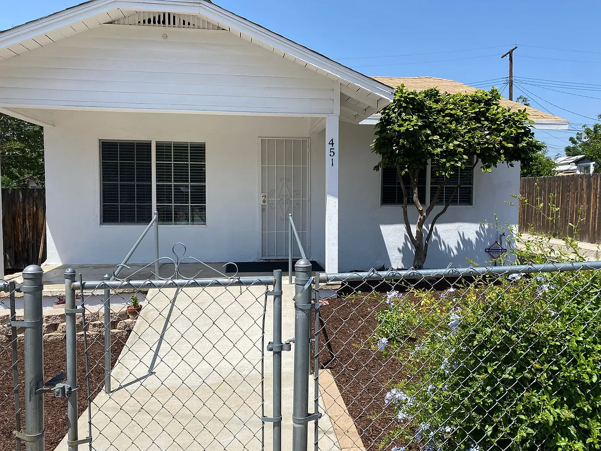 Building Photo - 451 N Martin St