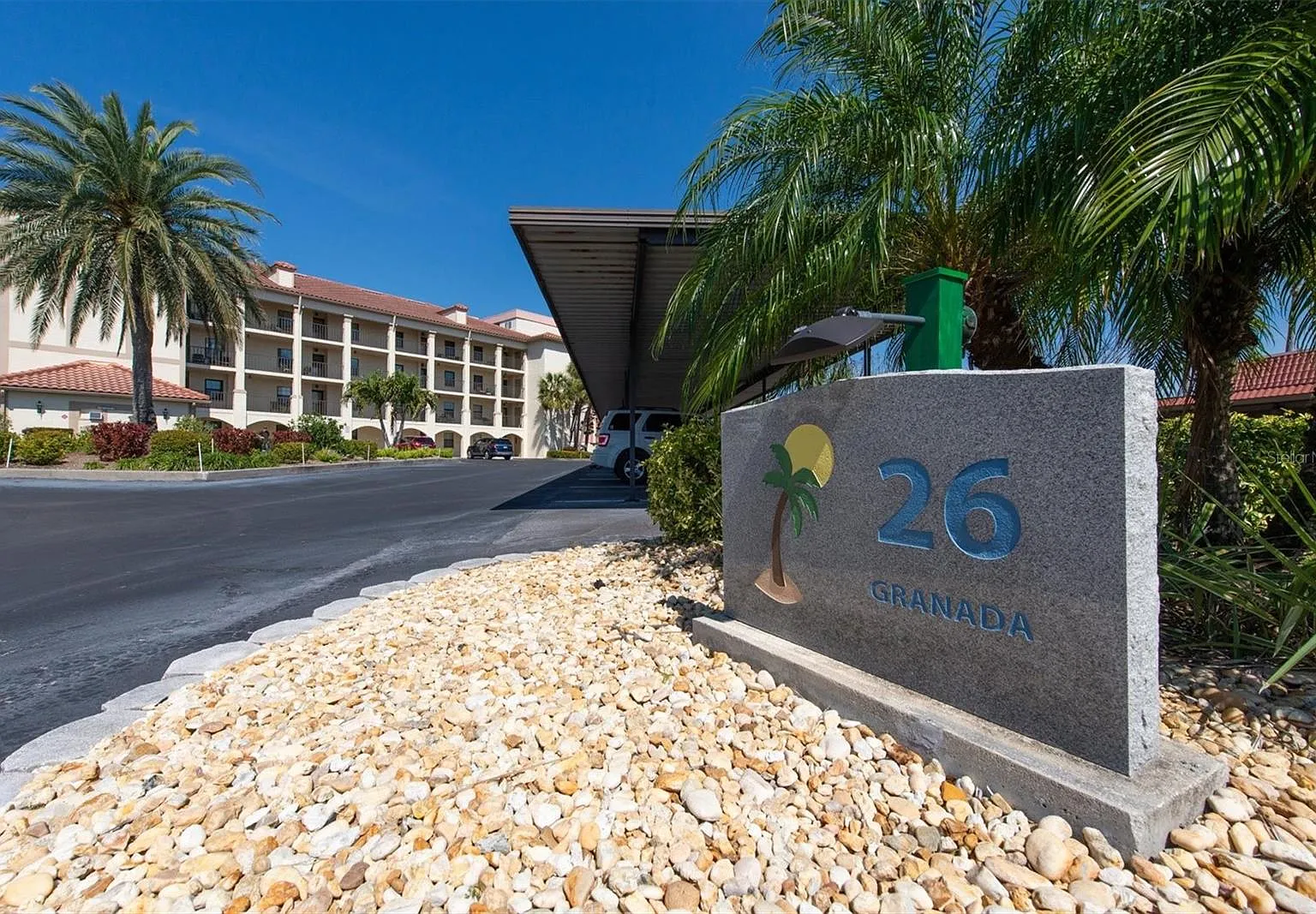 2 bed, 2.0 bath, 1410 sqft, $2,000 — Photo 2