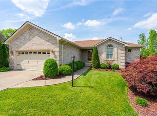 307 Doe Run, Sellersburg, IN 47172
