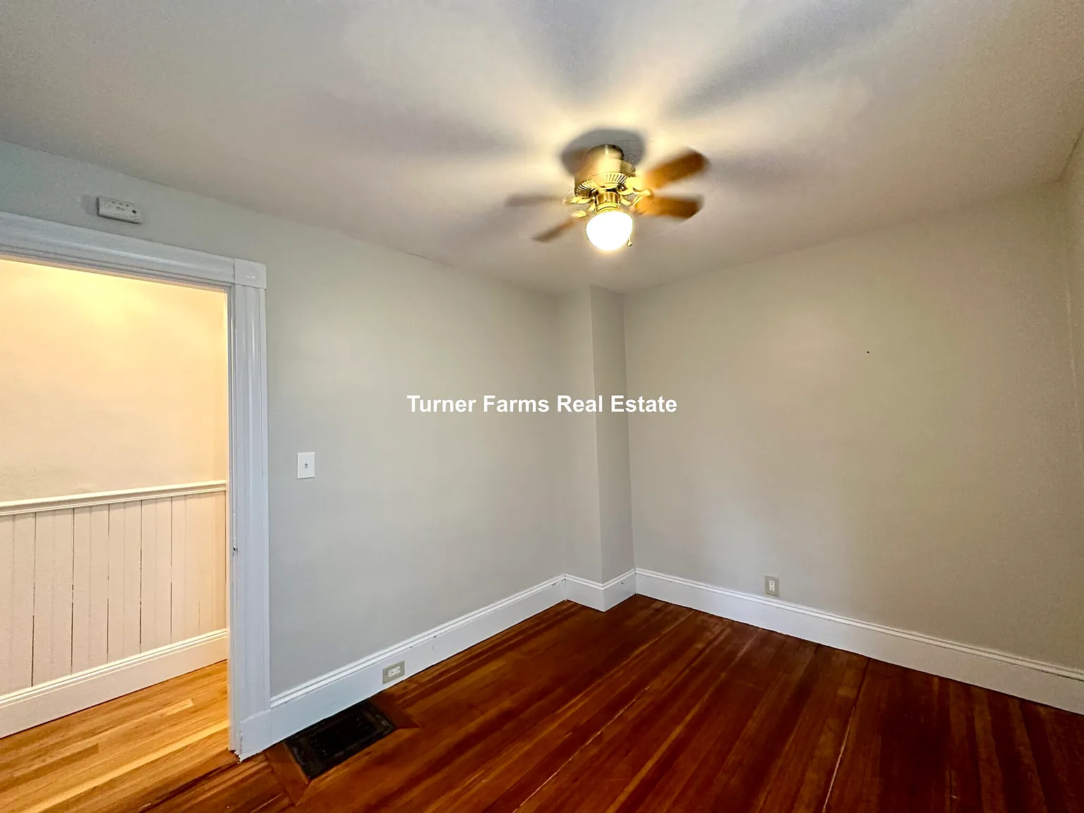 4 bed, 9999 sqft, $3,400 — Photo 4