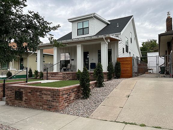 3rd image of 1447 E Roosevelt Ave