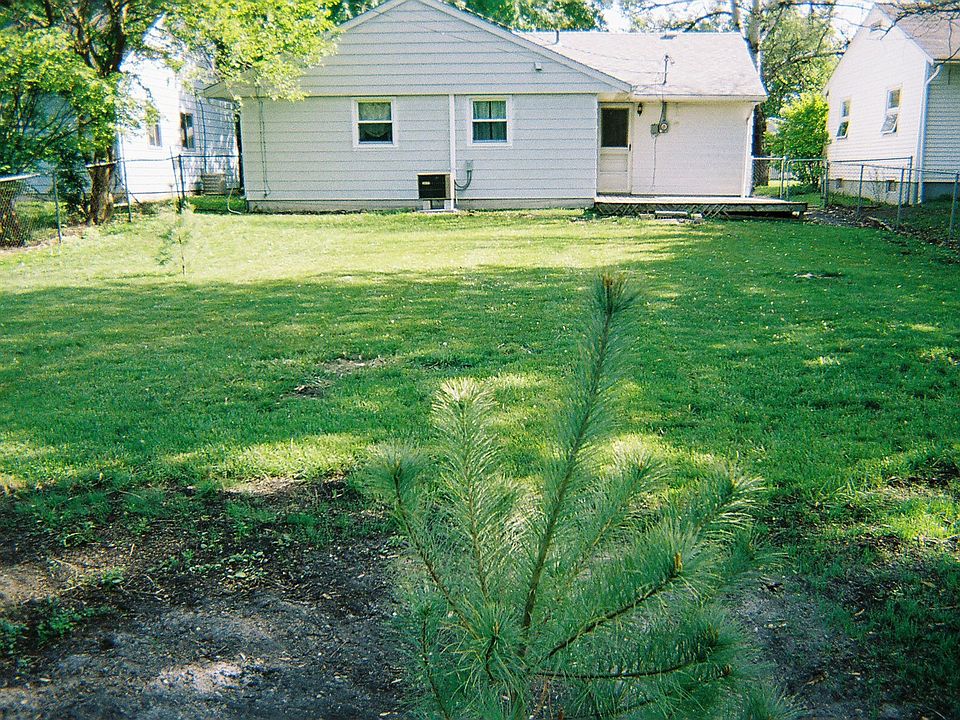 2nd image of 2818 Prairie Grove Dr