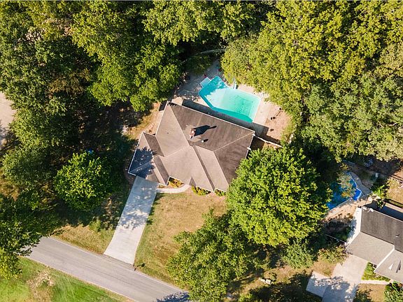 5th image of 1505 W Brewster Rd