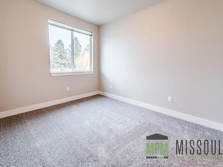 England Blvd. Apartments — Photo 4