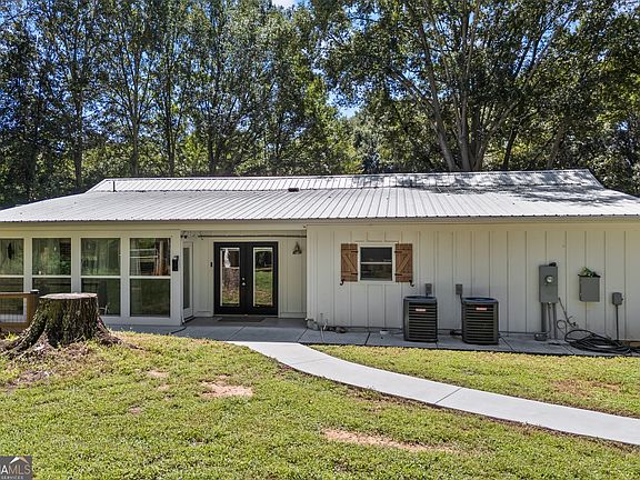 5th image of 711 Shackelford Rd
