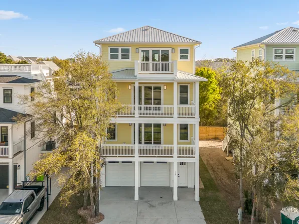 213 Annie Drive, Carolina Beach, NC 28428