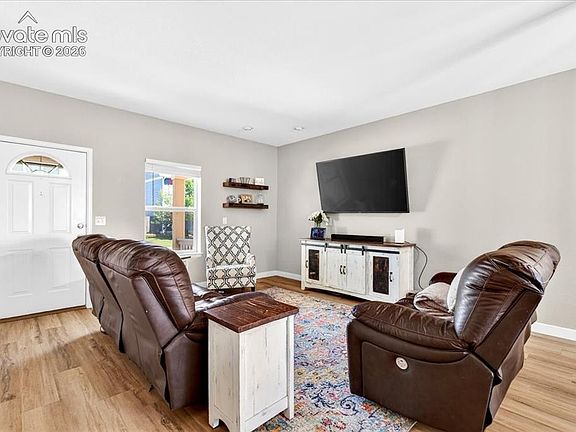 4th image of 2721 Quarterland St