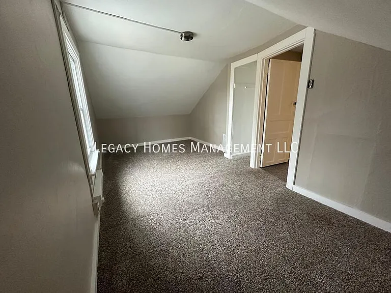 962 Lakeview Dr — Photo 16