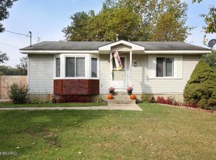 11243 Tebeau Dr NE, Sparta, MI 49345