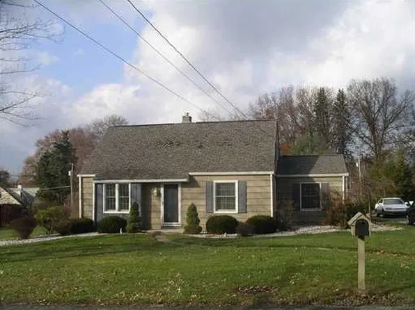 217 Central Dr, Valencia, PA 16059