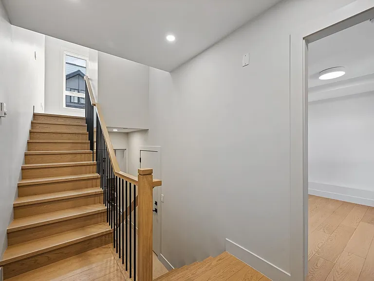 3410 Knight St — Photo 8