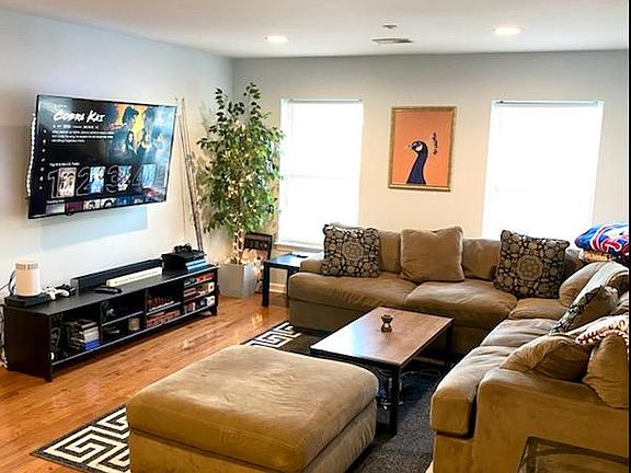 3rd image of 2352 N Park Ave #2
