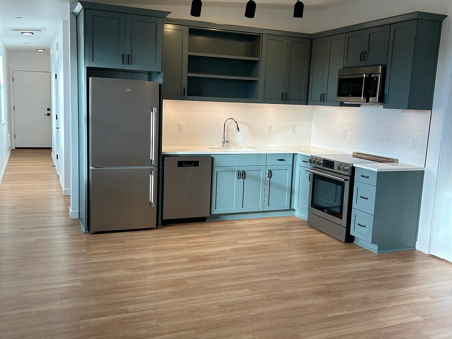 Canal House — Photo 2