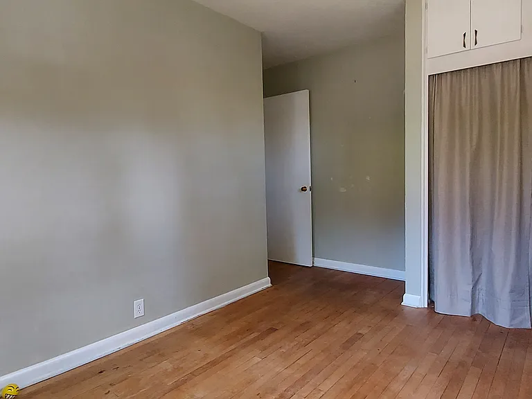 231 NE 10th Ave — Photo 17
