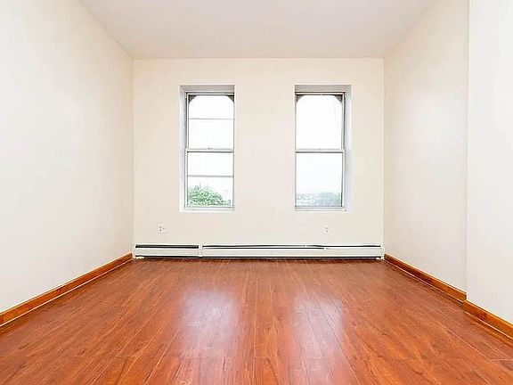 2nd image of 2106 Fulton St #2A