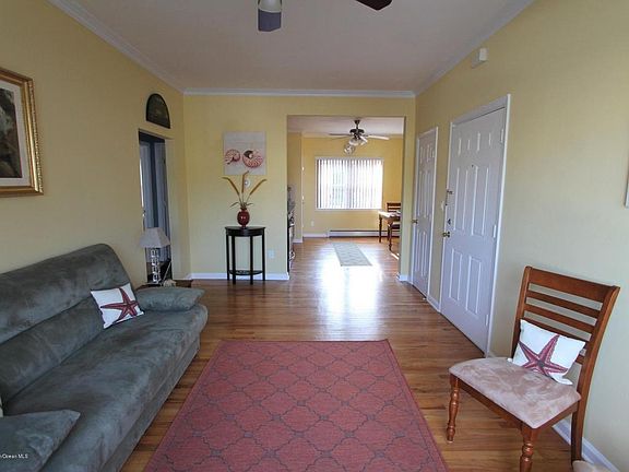 4th image of 501 Main St APT 42