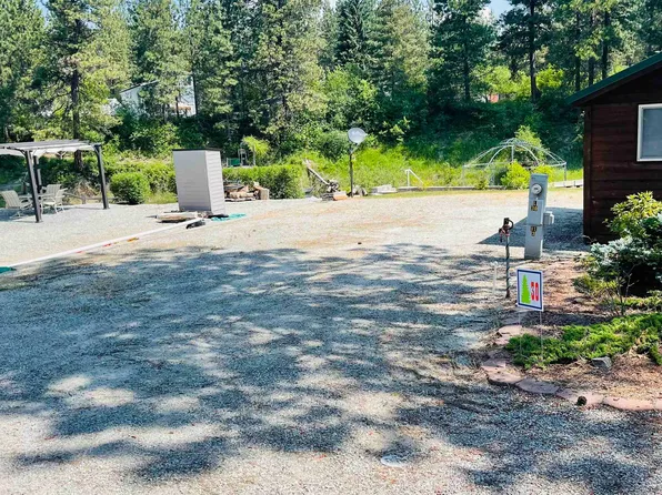 124 Tall Pine Loop N, Usk, WA 99180