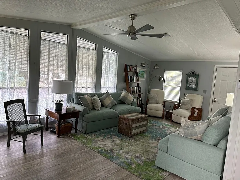 5700 Bayshore Rd #205 — Photo 8
