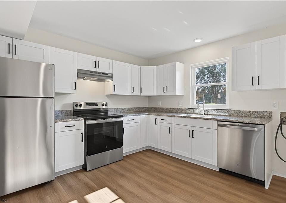 1st image of 5902 W Hastings Arch