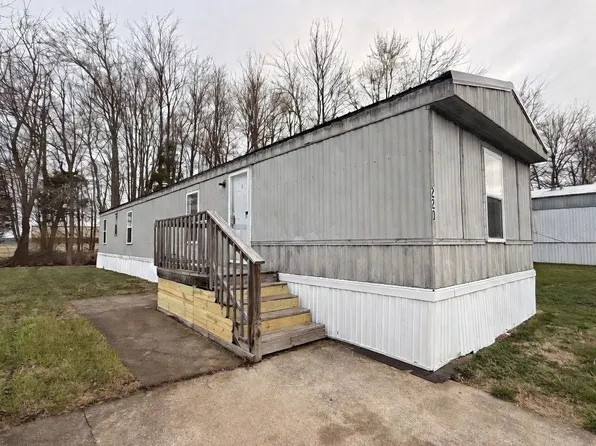 351 W Skyline Dr #220, Madison, IN 47250