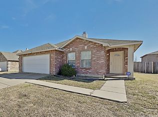 816 Wild Prairie Dr, Arlington, TX 76002
