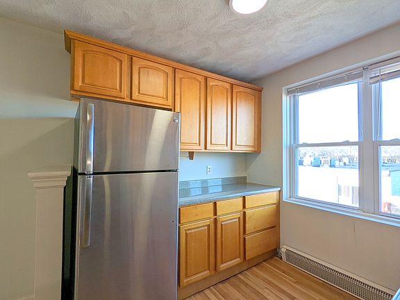 4th image of 402 Highland Ave APT 20