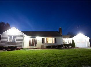 20 Graves St, Windsor Locks, CT 06096